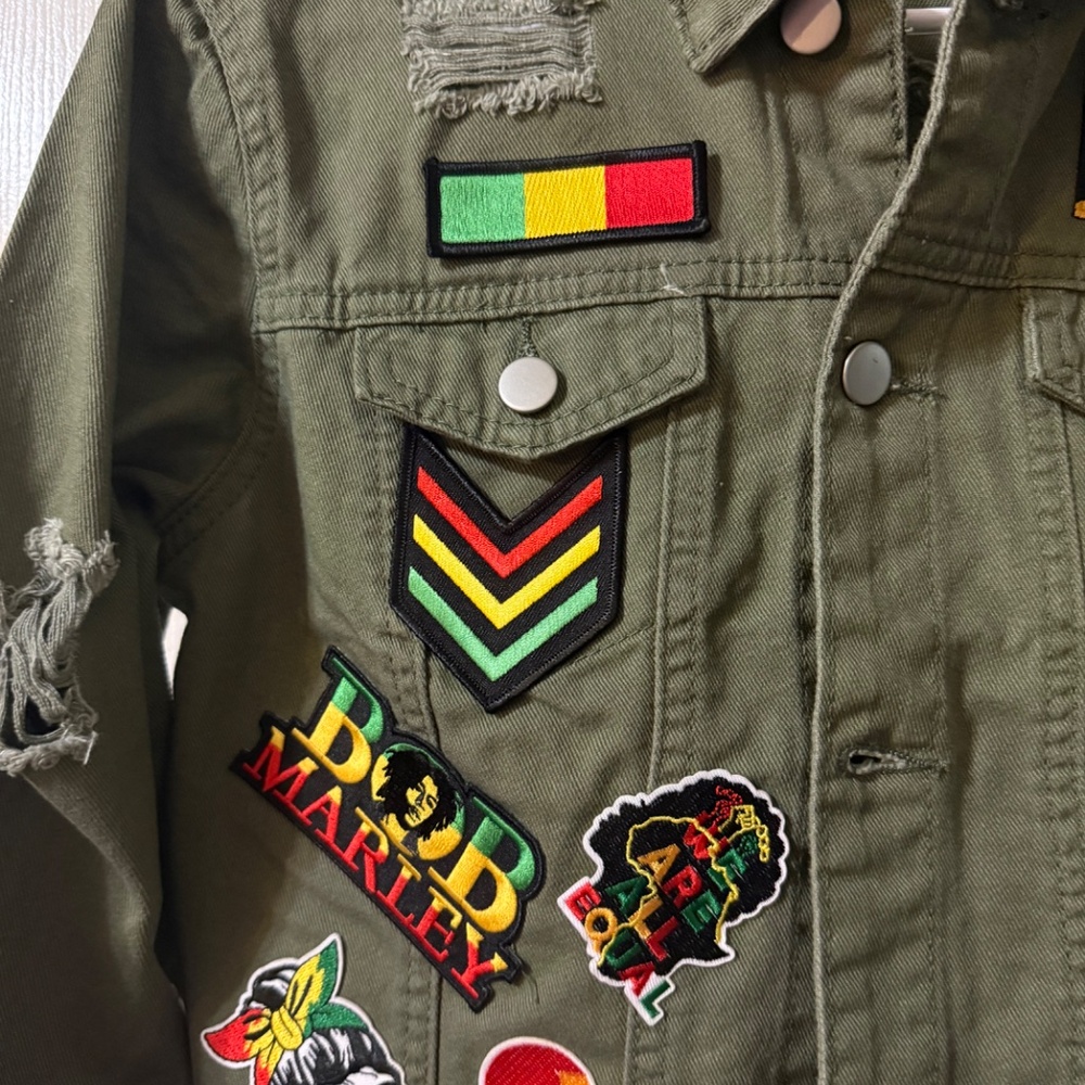 Woman’s jacket - Picture 2 of 5